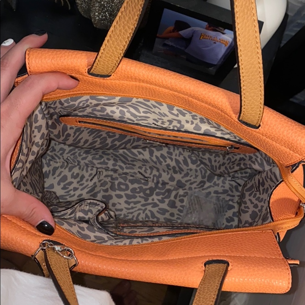 Handbag - Picture 2 of 2